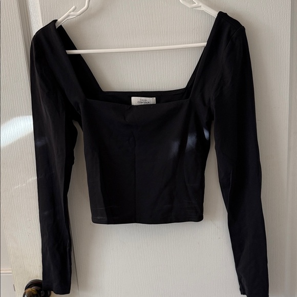 Aritzia Classic! Fitted Black Long Sleeve Square Neck Top - Size Small - Picture 3 of 4